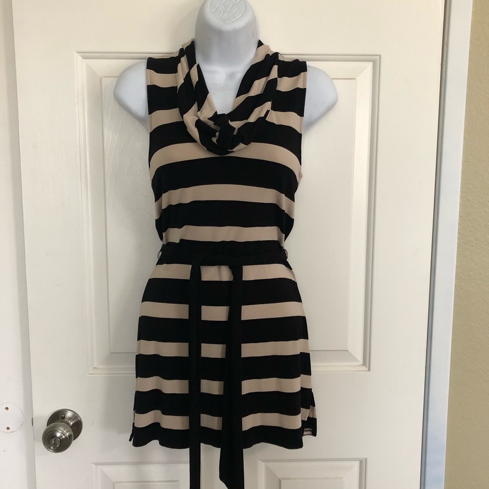 Womens sleeveless top